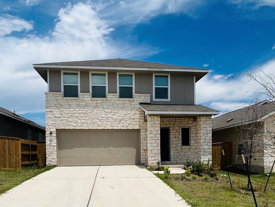 341 The Bad Wy in Jarrell, TX - Building Photo