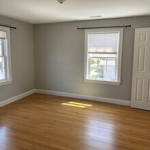 27 Cummings St in Medford, MA - Building Photo - Building Photo