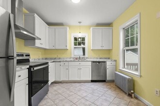 10 Cottage St in North Attleboro, MA - Building Photo - Building Photo