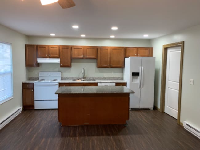 42 Glover Ave in Norwalk, OH - Building Photo - Building Photo