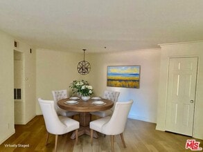 675 Oak Run Trail, Unit 310 in Oak Park, CA - Building Photo - Building Photo