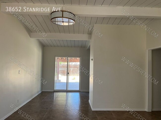 38652 Stanridge Ave in Palmdale, CA - Building Photo - Building Photo