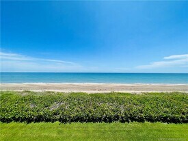 10102 S Ocean Dr in Jensen Beach, FL - Building Photo