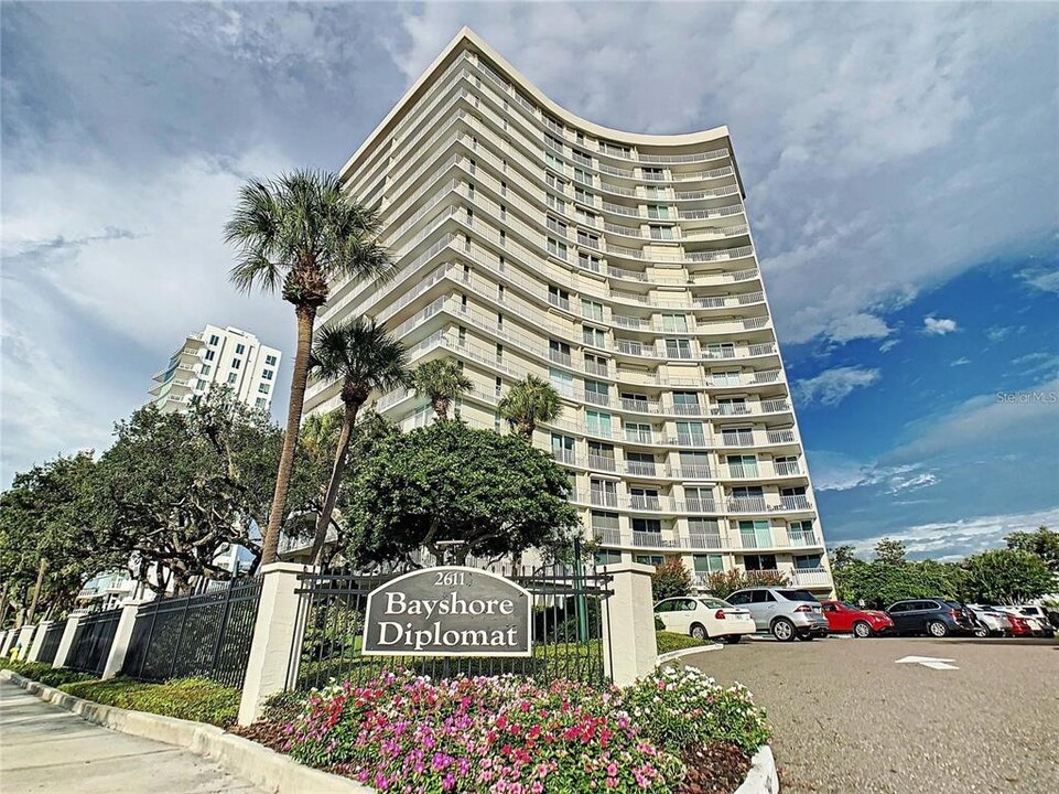 2611 Bayshore Blvd in Tampa, FL - Building Photo