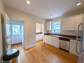 41 Ossipee Rd, Unit #1 in Somerville, MA - Building Photo - Building Photo