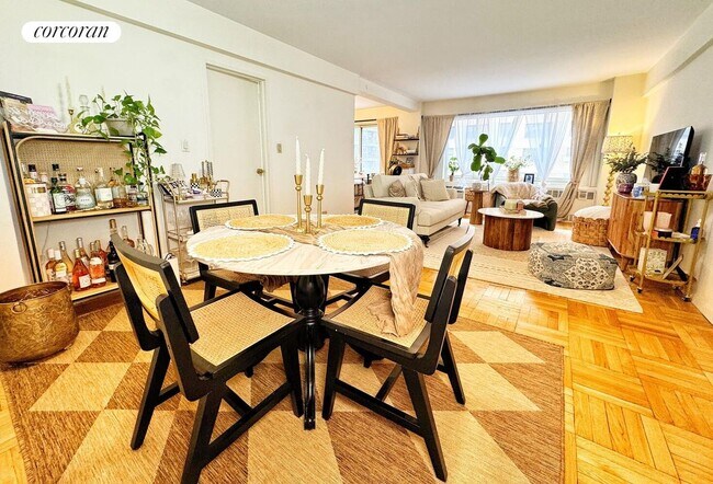249 E 48th St in New York, NY - Building Photo - Building Photo