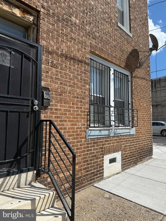 property at 2209 S 71st St