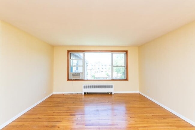 property at 2625 W Fitch Ave