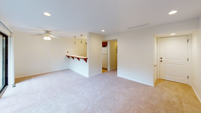 3734 Locust St, Unit 30 in Kansas City, MO - Building Photo - Building Photo