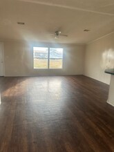 224 Troy View Dr in Troy, TX - Foto de edificio - Building Photo