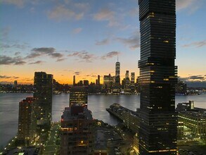 389 Washington St in Jersey City, NJ - Building Photo - Building Photo