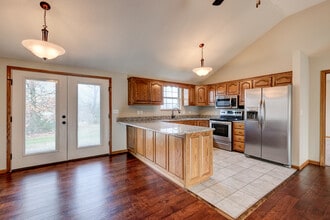 325 Turf Ln in Carl Junction, MO - Building Photo - Building Photo