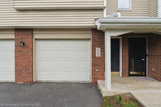 23004 Fairlane Blvd in Woodhaven, MI - Building Photo - Building Photo