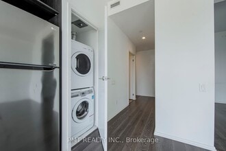 68-2068 Shuter St in Toronto, ON - Building Photo - Building Photo