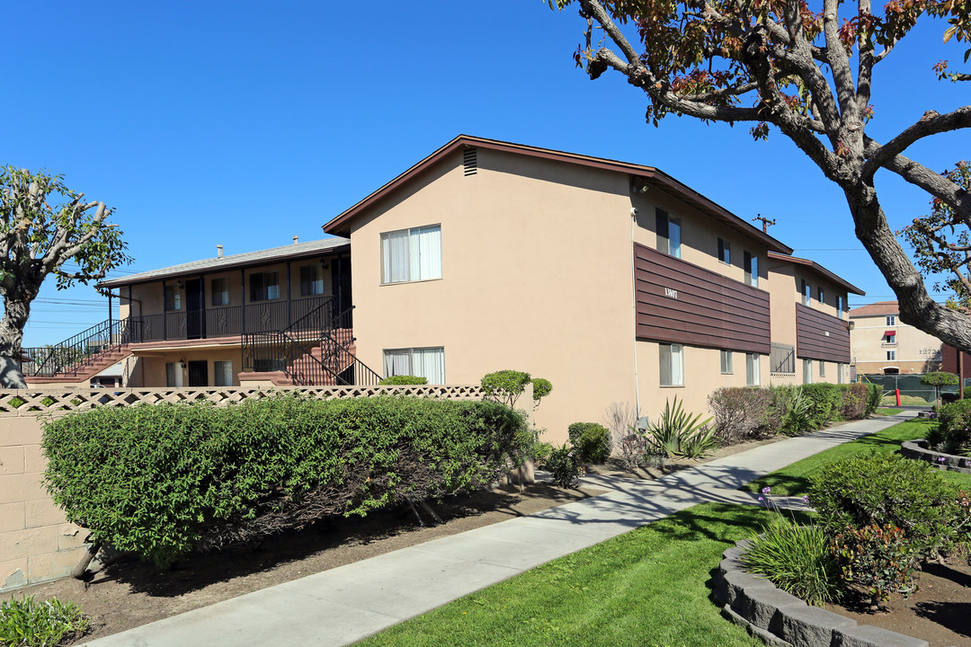 Gigi Apartments in Garden Grove, CA - Foto de edificio