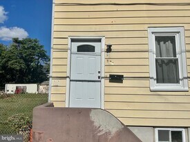 104 New Rose St in Trenton, NJ - Building Photo
