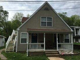 1019 Vine St, Unit 1021 in St. Charles, MO - Building Photo