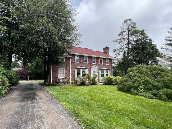 1037 Montgomery Ave in Penn Valley, PA - Building Photo - Building Photo