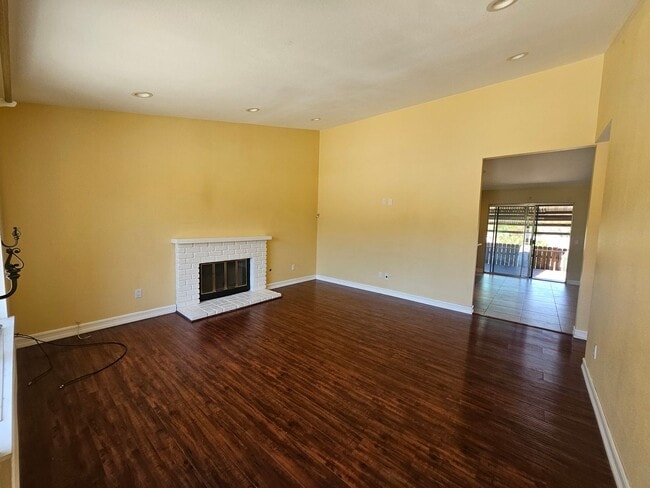 5827 Central Ave in Riverside, CA - Building Photo - Building Photo