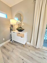 1 Minimalist Modern Studio in St. Petersburg, FL - Building Photo - Building Photo