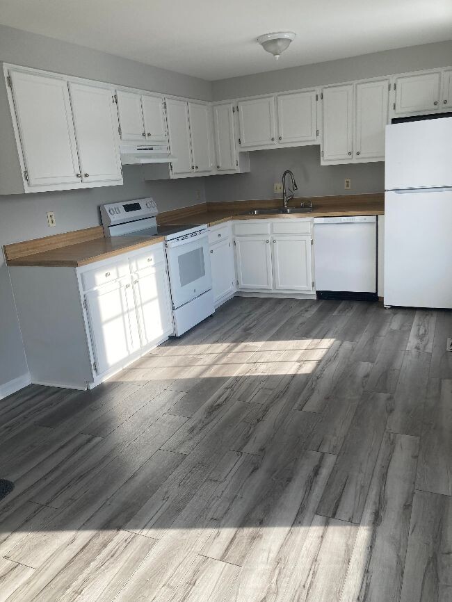 property at 112 Colony Ct