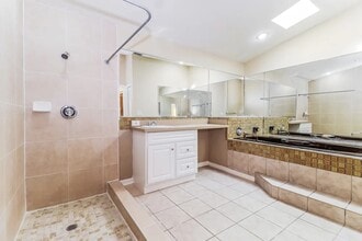 2997 Farnham Way in Clearwater, FL - Building Photo - Building Photo