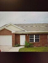 1986 Nena Hills Dr in Tallahassee, FL - Building Photo