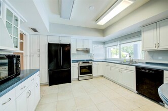 7396 SW 128th St in Pinecrest, FL - Building Photo - Building Photo