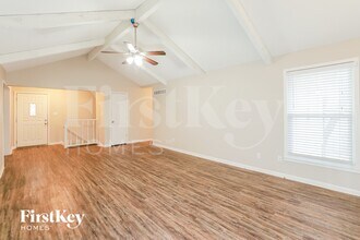 1920 SW 4th St, Unit 1132 in Lee's Summit, MO - Foto de edificio - Building Photo