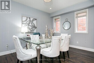 12 Fred Mason St in Georgina, ON - Building Photo - Building Photo