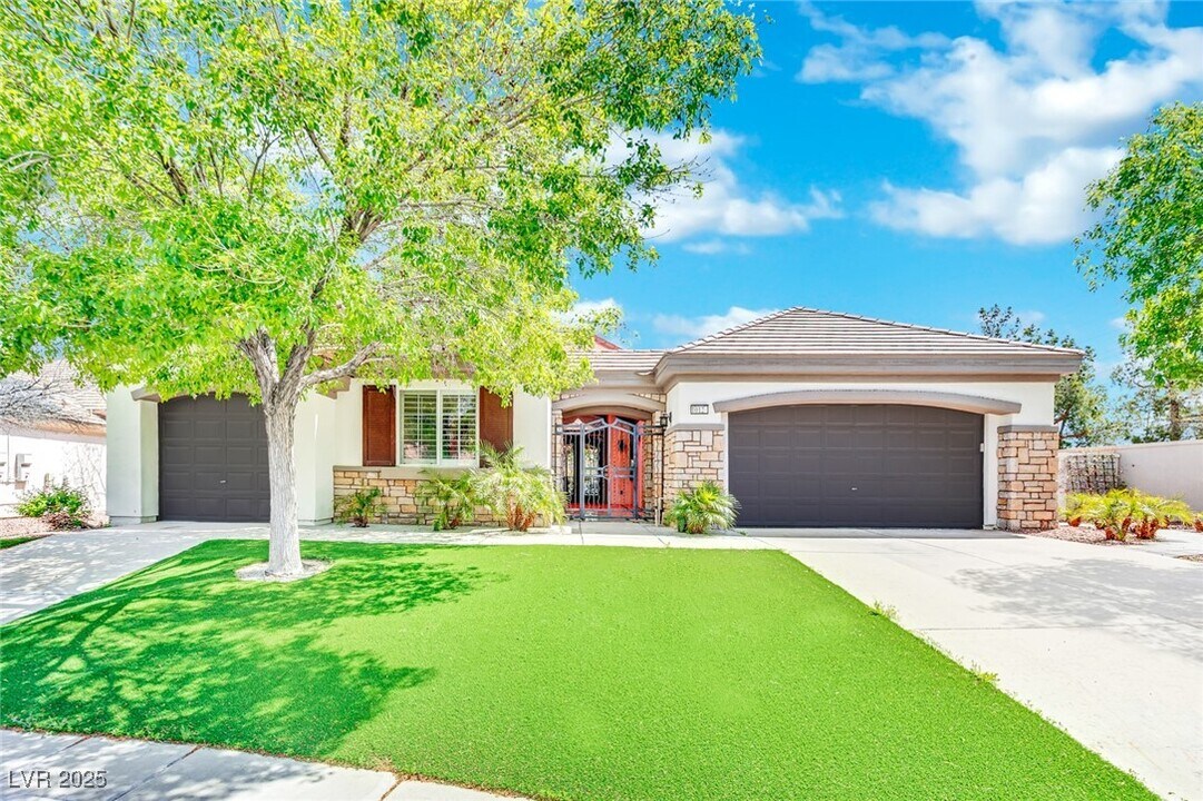1012 Granger Farm Way in Las Vegas, NV - Building Photo