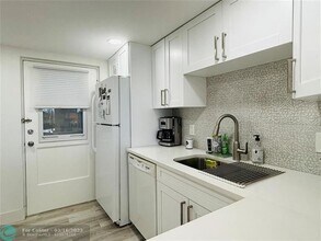 5500 NW 2nd Ave in Boca Raton, FL - Building Photo - Building Photo