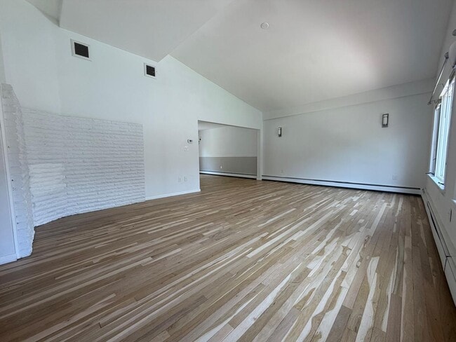 95 Valley in West Harrison, NY - Building Photo - Building Photo