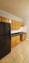 107 Wilbur St, Unit Apt 3N in Fall River, MA - Foto de edificio - Building Photo
