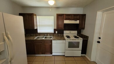 120 W Madison Dr in Pensacola, FL - Building Photo - Building Photo