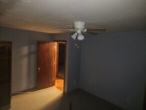 19 Lloyd Dr, Unit 19 Lloyd Dr Unit 3 in Cheektowaga, NY - Foto de edificio - Building Photo