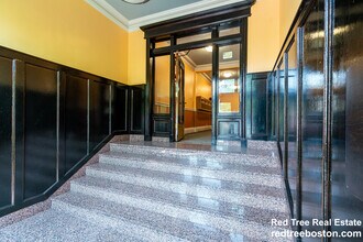 107 Queensberry St, Unit 1 in Boston, MA - Foto de edificio - Building Photo
