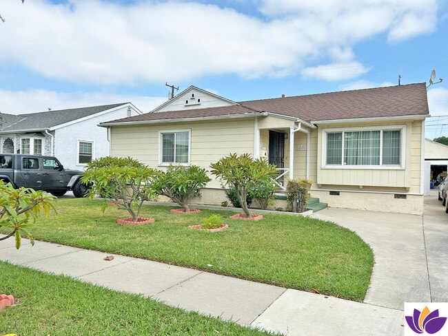2513 Denmead St in Lakewood, CA - Building Photo - Building Photo