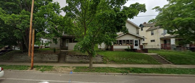 property at 835 Kenmore Blvd