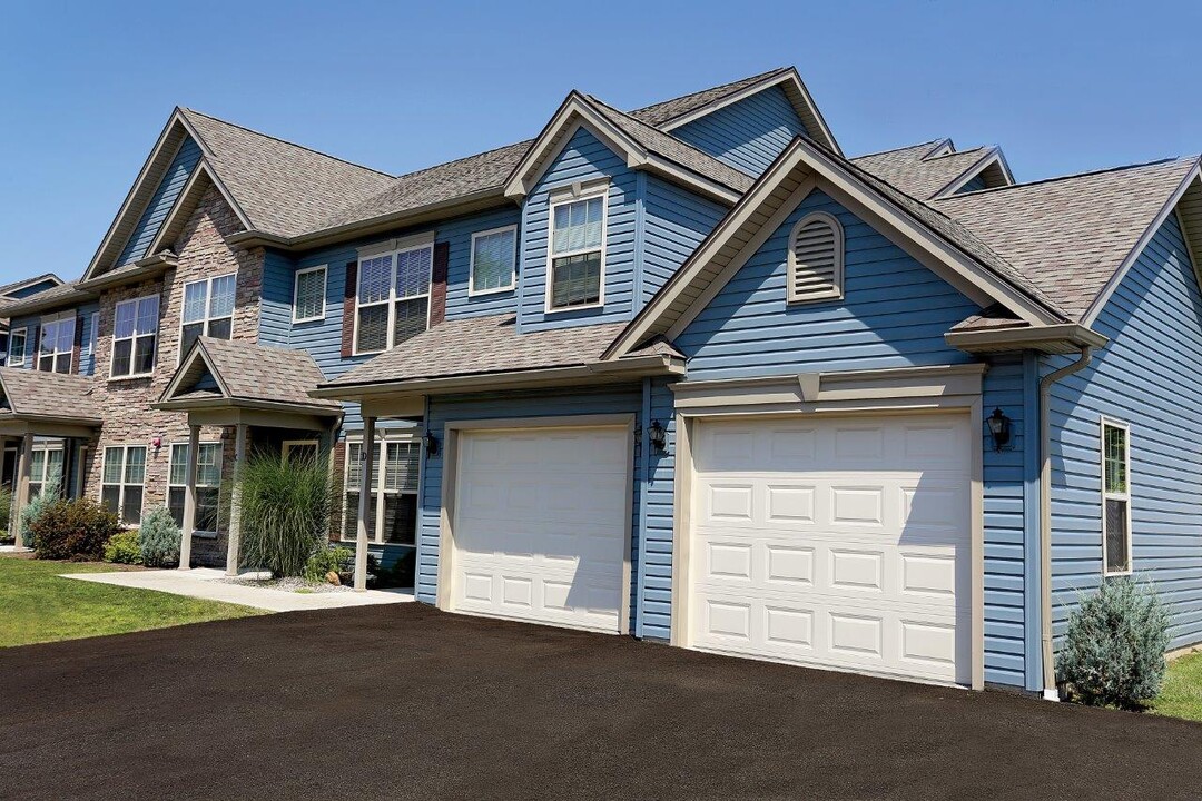 North Ponds Apartments Homes in Webster, NY - Building Photo