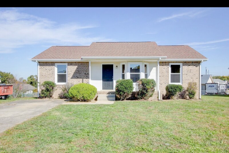 1065 Bobcat Dr in Clarksville, TN - Building Photo