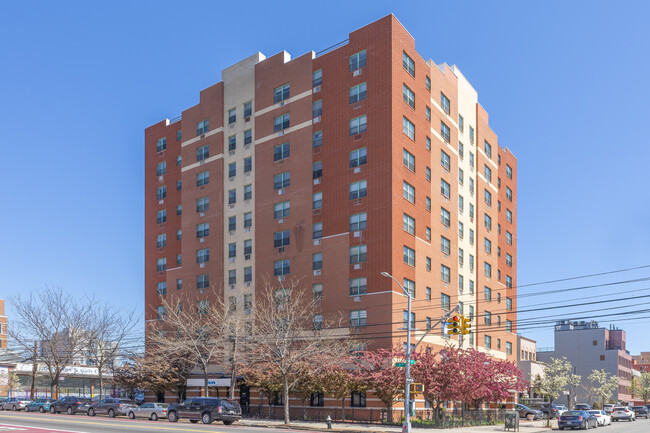Astoria Senior Citizen Residence 62+ in Astoria, NY - Foto de edificio - Primary Photo