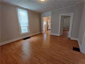 406 W Franklin St in Shelbyville, IN - Building Photo - Building Photo