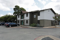 Mesh Apartments in Austin, TX - Foto de edificio - Building Photo