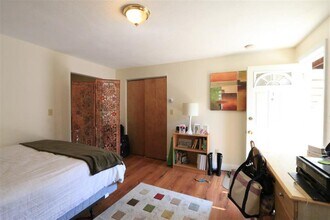 128 Pine St, Unit 3 in Cambridge, MA - Building Photo - Building Photo