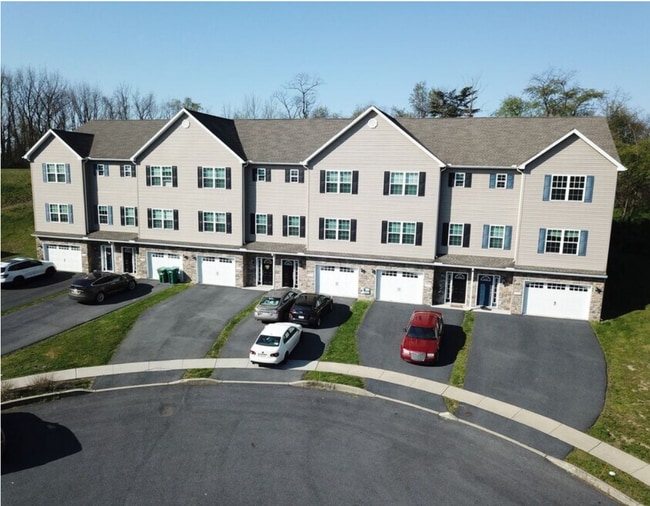 2769 Monticello Ln in Harrisburg, PA - Building Photo - Building Photo