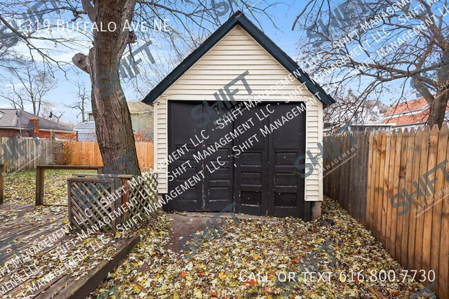 1319 Buffalo Ave NE in Grand Rapids, MI - Building Photo - Building Photo