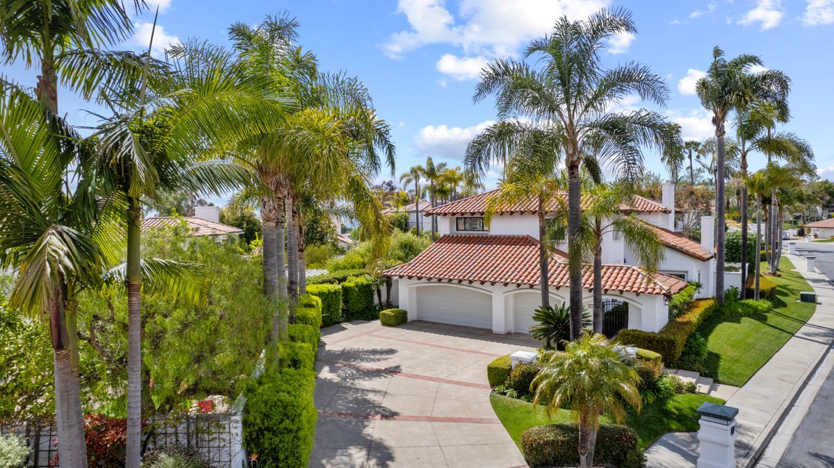 31 Terraza Del Mar in Dana Point, CA - Building Photo