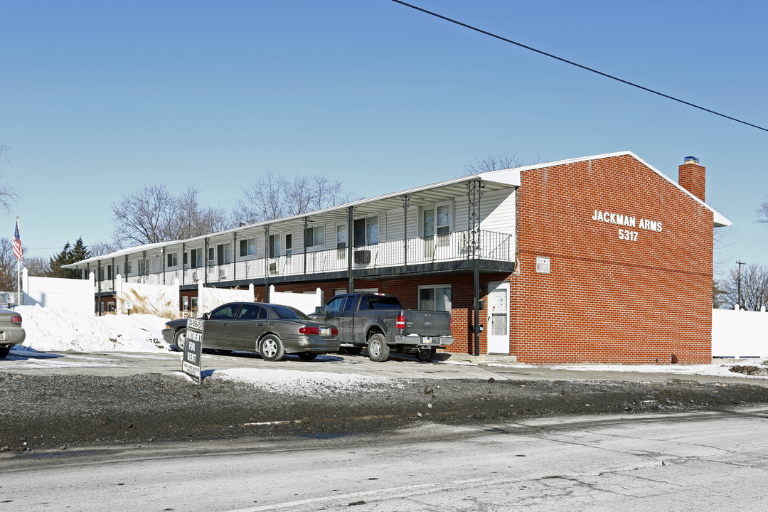 Jackman Arms in Toledo, OH - Building Photo