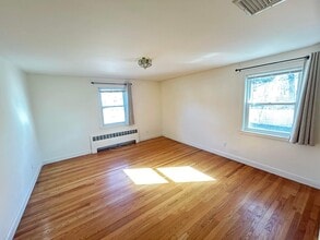 61 Oakley Ln in Waltham, MA - Building Photo - Building Photo